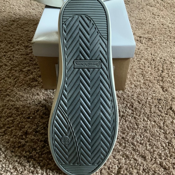 Hanna Anderson girls shoes - Picture 3 of 4